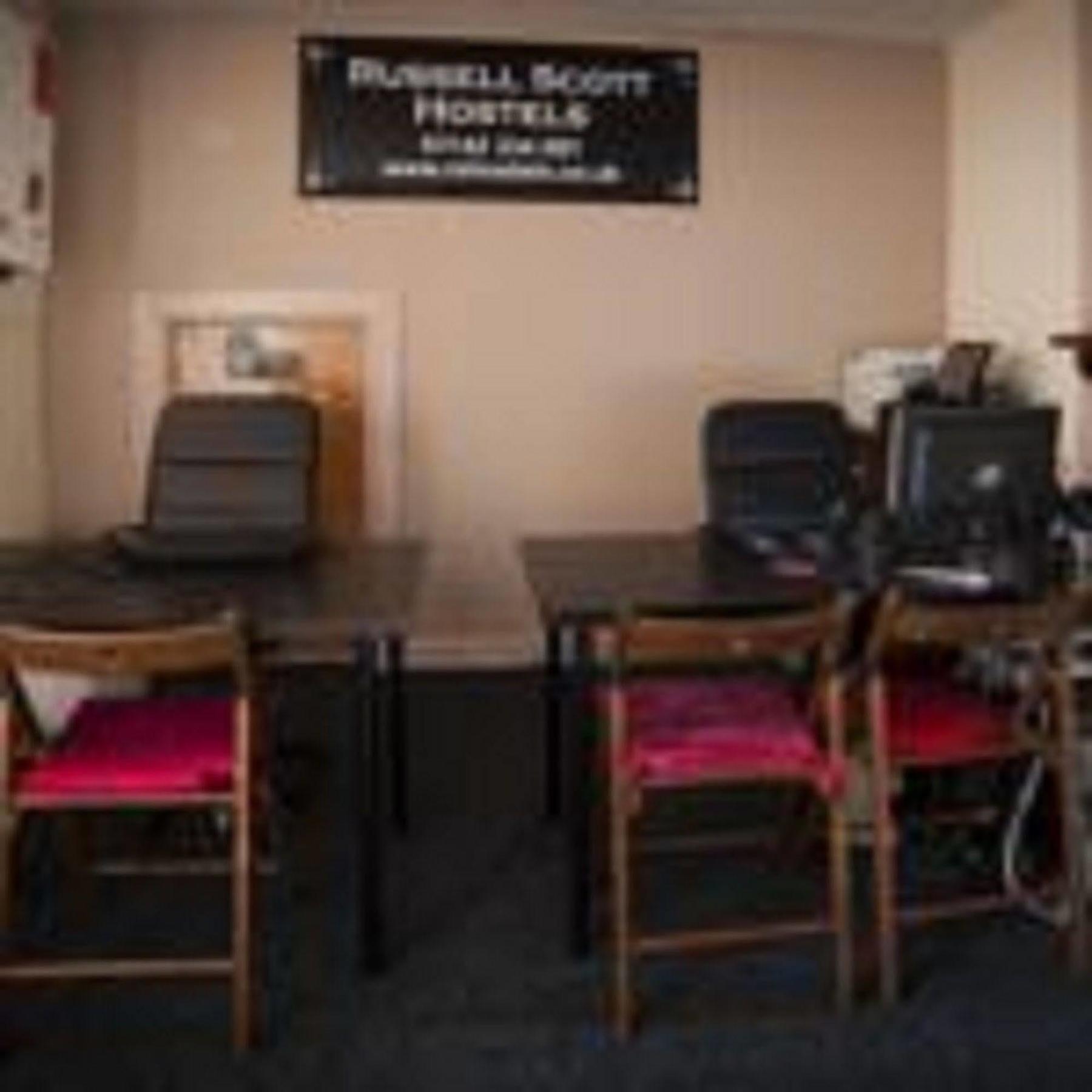 Russell Scott Backpackers - Sheffield Hostel Екстериор снимка